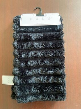 LULU Plush Faux Fur Fashion Scarf - Black
